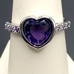 Ss Purple Heart shaped stone with purple sones on side ring